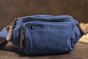 Как носить сумку на пояс: несколько дельных советов