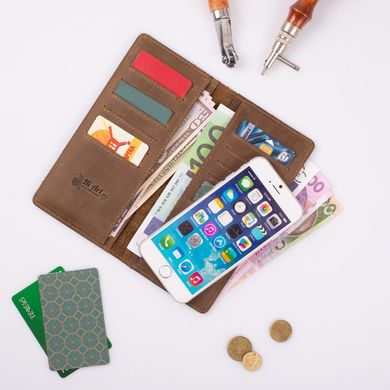 Дизайнерський гаманець на 14 карт з натуральної шкіри оливкового кольору з художнім тисненням "Mehendi Art"