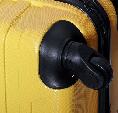 Дорожня валіза середнього розміру Costa Brava 24&rdquo; Vip Collection жовта Costa.24.Yellow