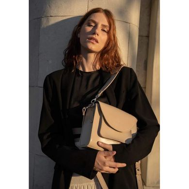 Жіноча шкіряна сумка Liv світло-бежева Blanknote TW-Liv-karamel