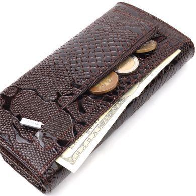 Лакований жіночий гаманець із клапаном із фактурної шкіри під рептилію KARYA 21114 Коричневий