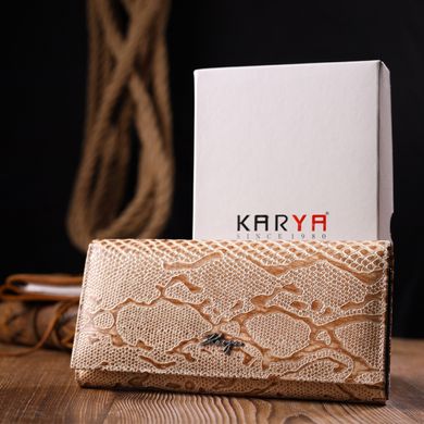 Горизонтальный лакированый кошелек из фактурной натуральной кожи KARYA 21172 Бежевый