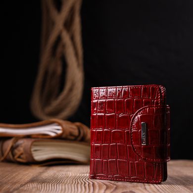 Відмінний жіночий гаманець з натуральної лакованої шкіри з тисненням під крокодила KARYA 21124 Червоний
