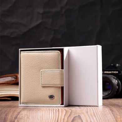 Жіночий гаманець із натуральної шкіри вертикального формату ST Leather 19440 Білий
