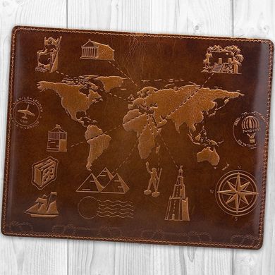Красиве шкіряне портмоне бурштинового кольору з художнім тисненням "7 wonders of the world"