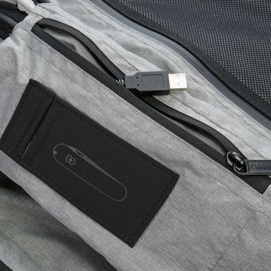 Чемодан Victorinox Travel LEXICON Global Carry-On Titanium Серый Vt602104