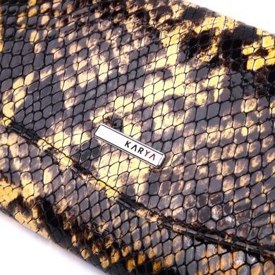 Яскравий жіночий гаманець з клапаном із фактурної шкіри під рептилію KARYA 21111 Різнокольоровий