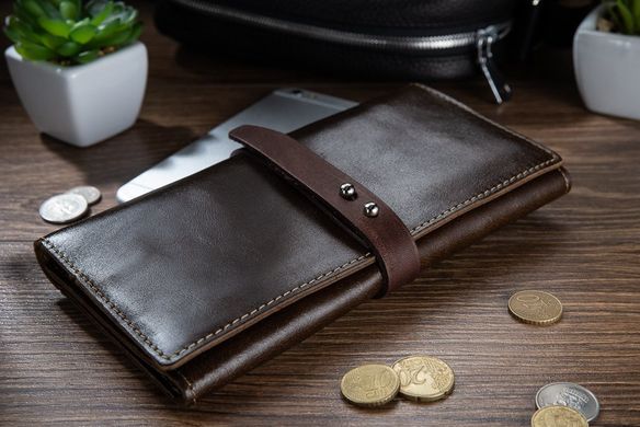 Місткий шкіряний гаманець на кобурною гвинті оливкового кольору